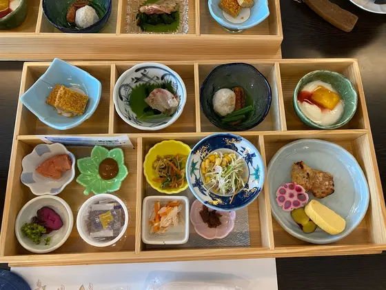 朝食