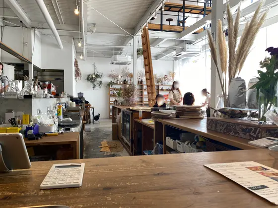 店内は落ち着いた雰囲気