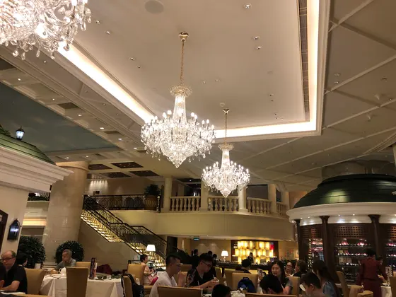 ローレル店内