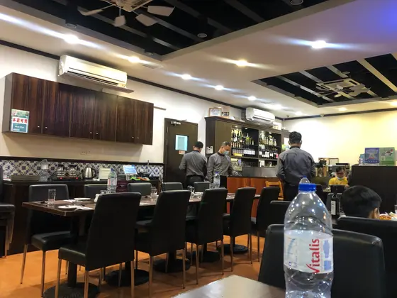カフェレオン店内
