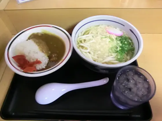 うどんとカレーのセット