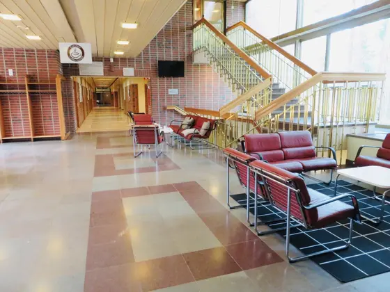 広いホテル敷地