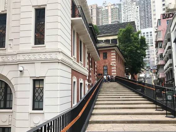 大館の入口