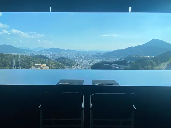 広島市の街並みと山々の景色を眺めることができます！