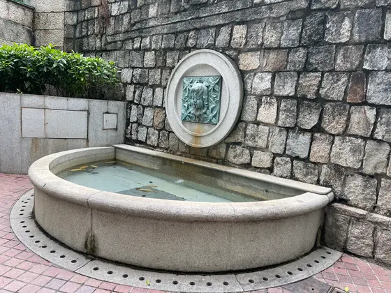 リラウ広場