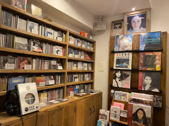 レコードが聴けるお店！
