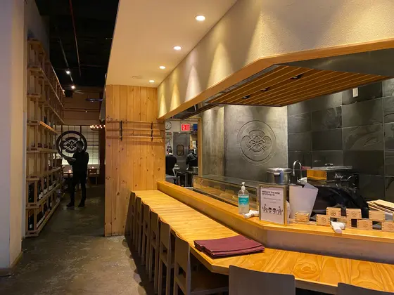 落ち着いた雰囲気の店内