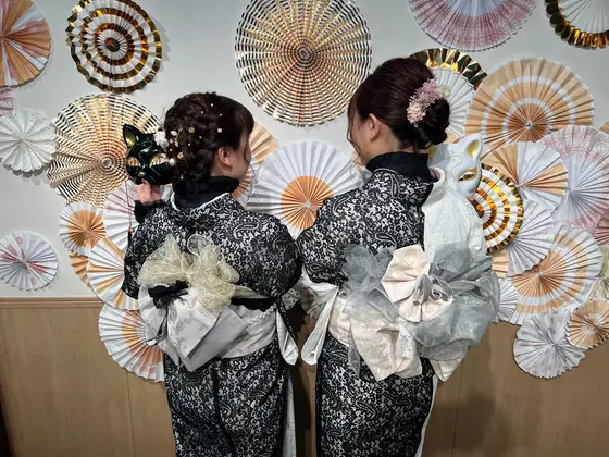 2人でお揃いのレース着物