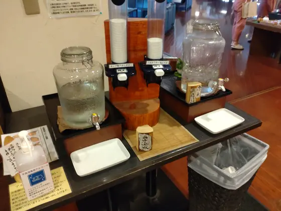 飲料水無料です。