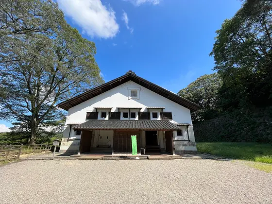 鶴丸倉庫