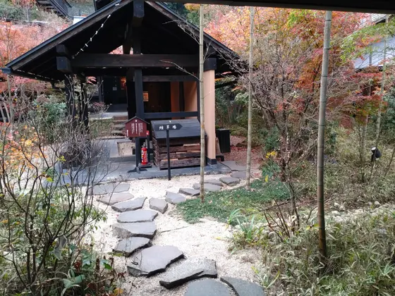 囲炉裏の建屋です。