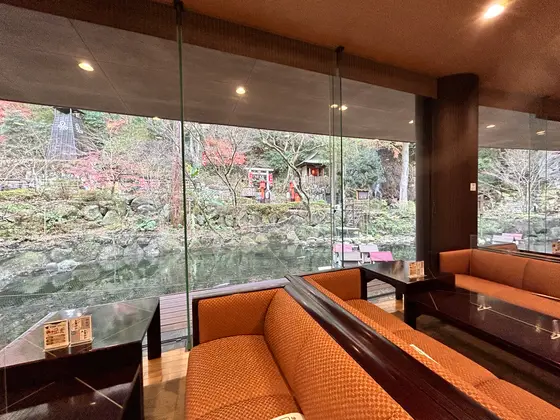 朝風呂は9:00までだけどロビーでまったりもできる。