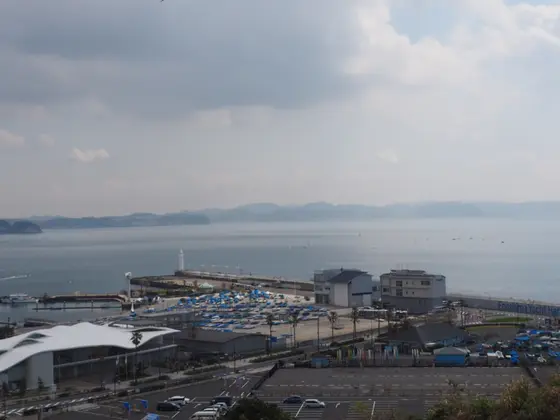 中津宮広場から