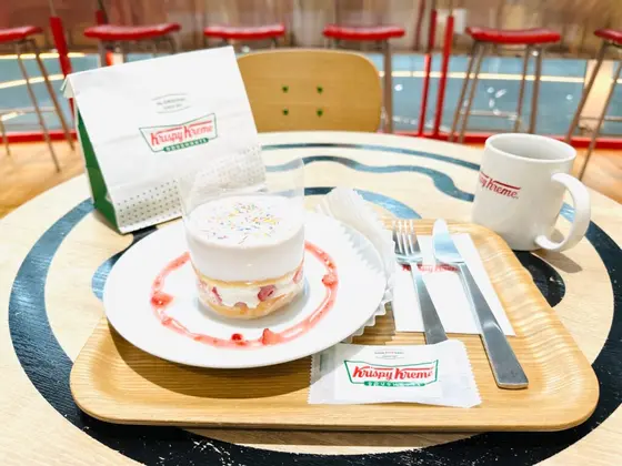【店舗限定メニュー「メルティング ストロベリー マウンテン」】