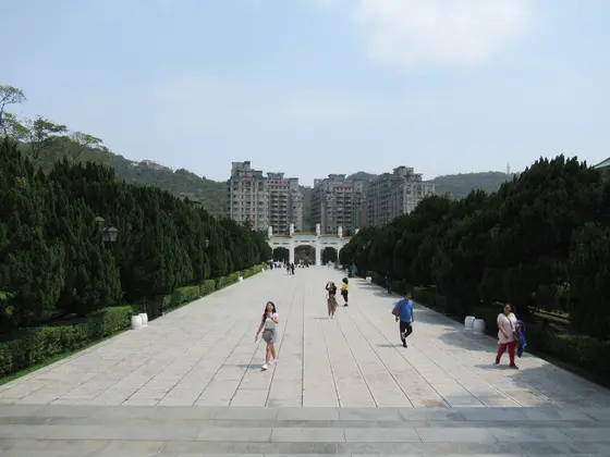 台北故宮天下為公牌楼・華表大道