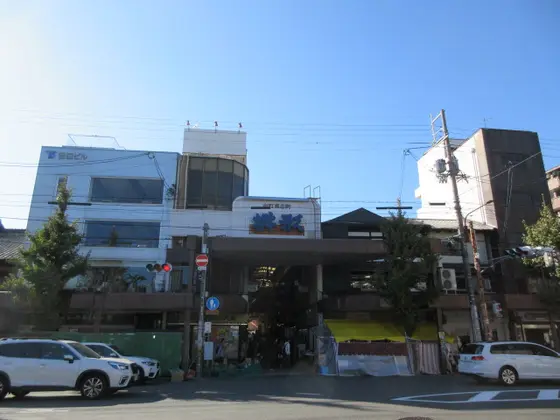 テレビアニメの舞台にも