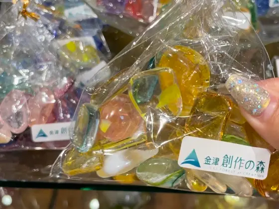 綺麗なガラスも売っていたよ💎