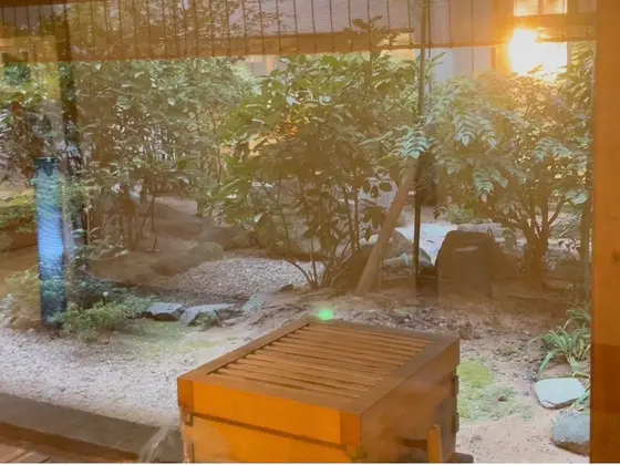 旅館の中にも足湯スポットが。