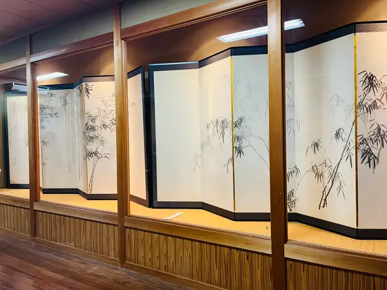 円山応挙筆の「雨竹風竹図屏風」