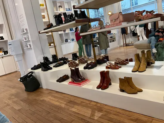 オシャレな服屋さん