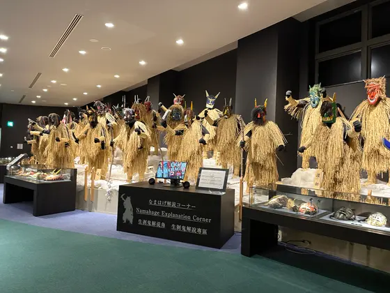 色々ななまはげが勢揃い…