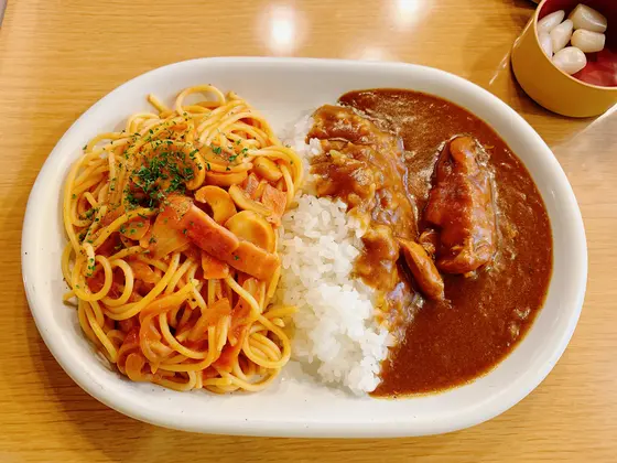 チキンカレーとナポリタンのセット