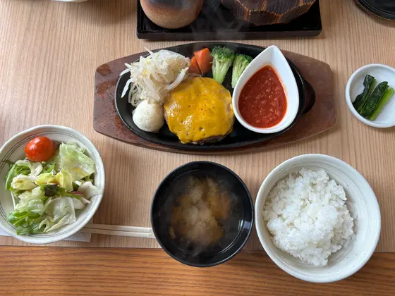 チーズハンバーグ御膳 180g 2,400円