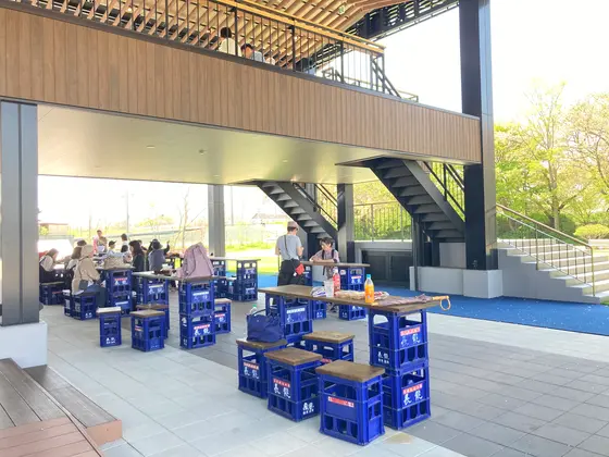 お酒のケースのテーブル&いすがナイス✨👍