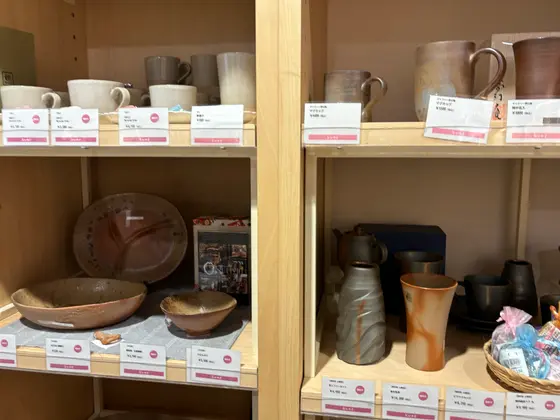 岡山の工芸品なども販売