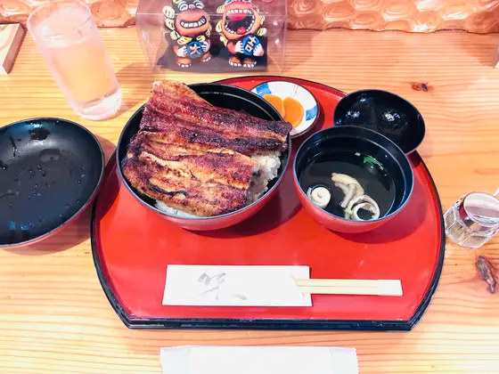 鰻丼（肝吸い付）¥3,800