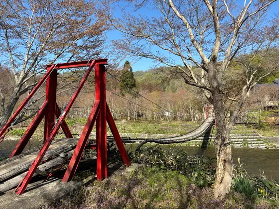 敷地内にある吊り橋