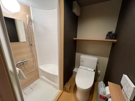 シャワールームとトイレは別々