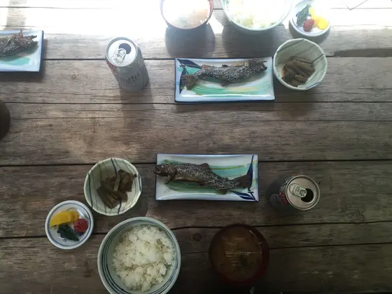 定食は1600円