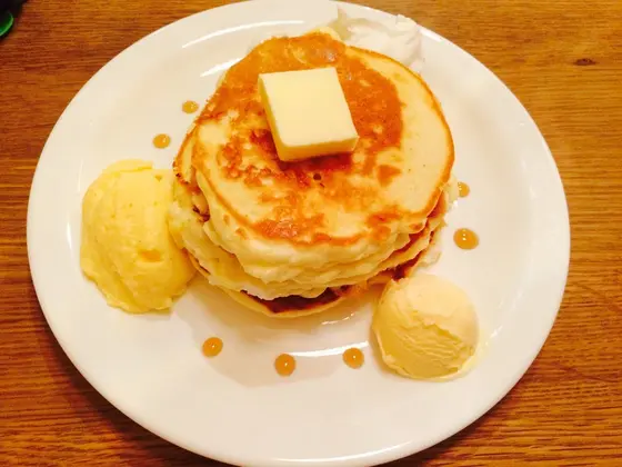 バターミルクたっぷりパンケーキ