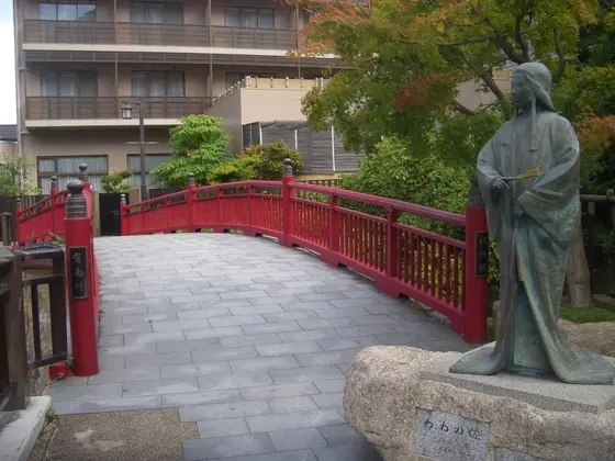 秀吉と見つめあうような場所にねね像