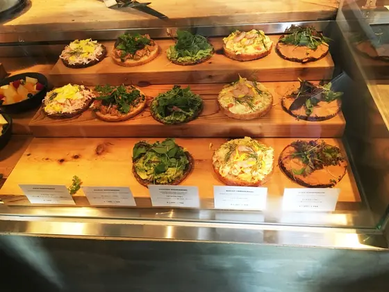 デンマークのサンドイッチ"スモーブロー"