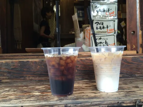 アイスコーヒーとラテ