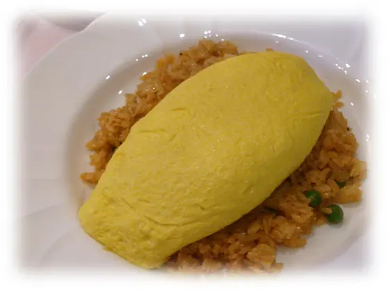2種類のソースで食べるオムライス!