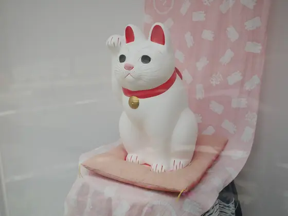 駅周辺の商店街も、猫、猫、猫！