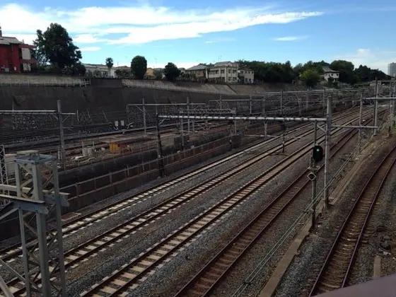 日暮里駅近くの橋