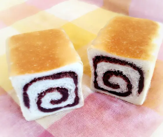 シンボルパン：あんこロール