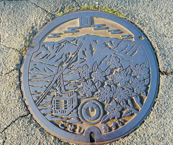 ご当地マンホール