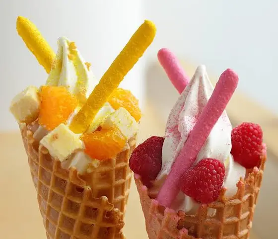ソフトクリーム イスパハン 864円