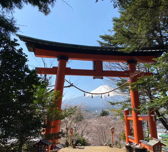 入口近く