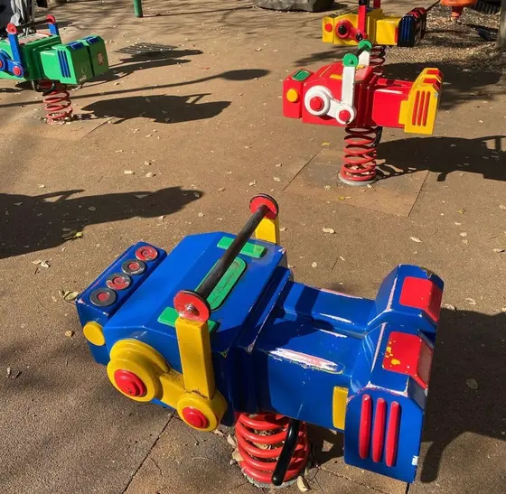 ロボットの遊具
