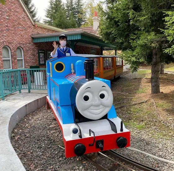混雑してきたのでトーマスも運行。