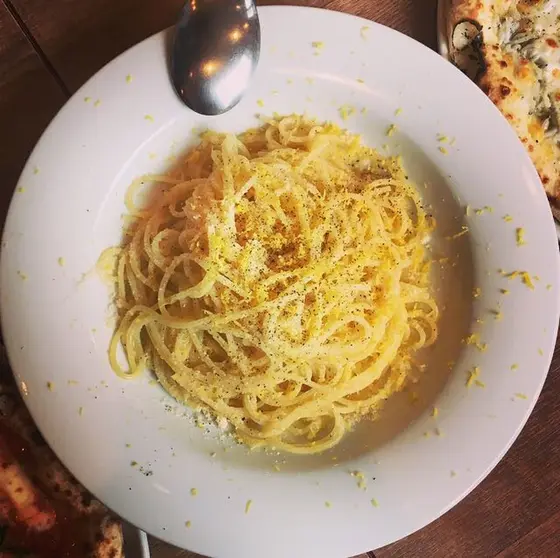 パルミジャーノと黒胡椒とレモン