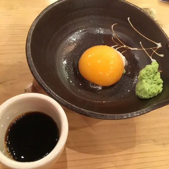 まずは中伊豆の地卵と黄身醤油が到着！！