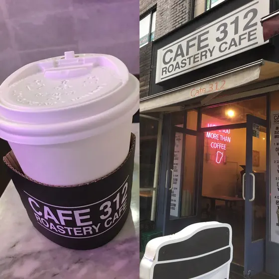 ピンクのネオンも目印