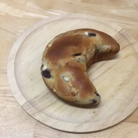 いちごとホワイトチョコのミカヅキブリオッシュ